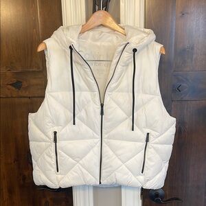 NWOT Calvin Klein Women's White Puffer Vest
